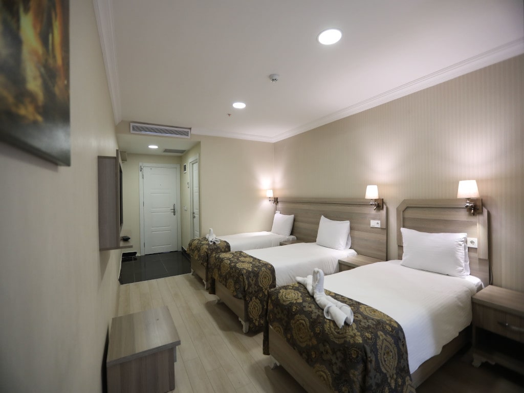 WorldPoint Hotel Triple Room